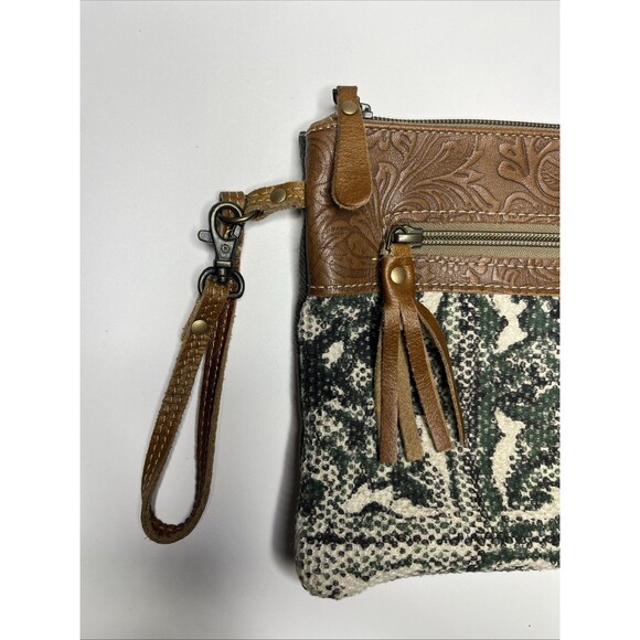 Myra Bag Wristlet Medieval Tapestry Green Beige Leather Boho Hope Purse - Picture 5 of 5